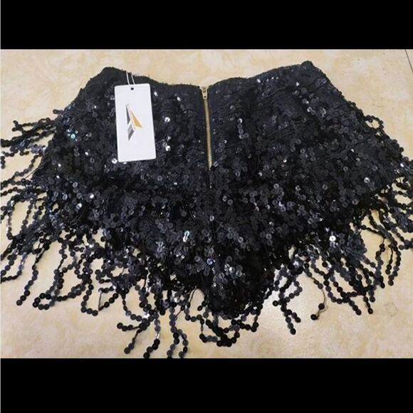 Black sequin Shorts   - Picture 3 of 3